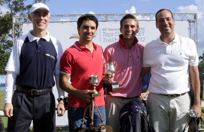 Jaime Ardilla, da GM, com Felipe Almeida, Pepê e Lilica: golfe de primeira no Aberto do São Paulo