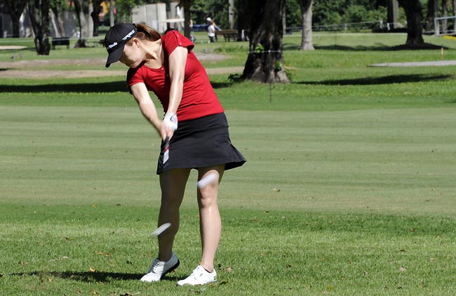 Ângela Park: ainda com um excelente swing de golfe, mas pagando o preço pela falta de ritmo de jogo