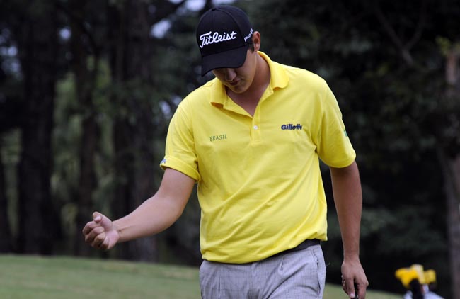 Becker comemora mais um birdie: paulista sobra na turma e disputa seu próprio torneio de golfe