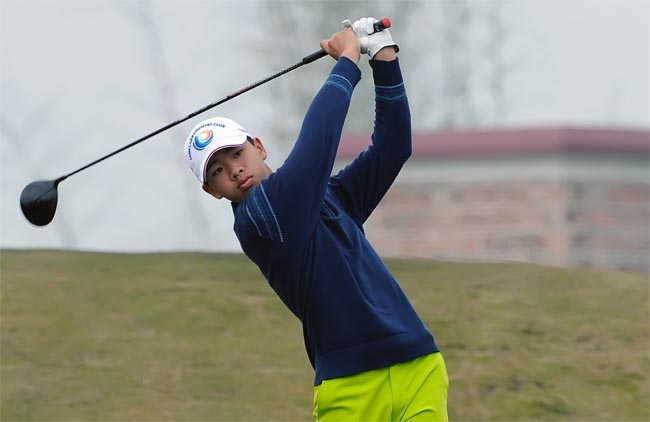 Guan: campeão mundial de golfe em sua faixa etária,  fazendo história em toda a Ásia