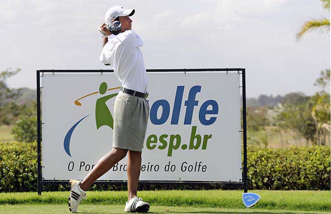 JP Silva: golfista formado no Damha fazendo binito no último grande torneio de golfe juvenil do ano