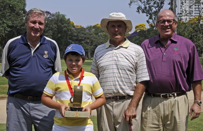    Klaus Behrens, Fernando e Felipe Sandoval e Mario Najn: escolhinha de golfe do SPGC abre temporada