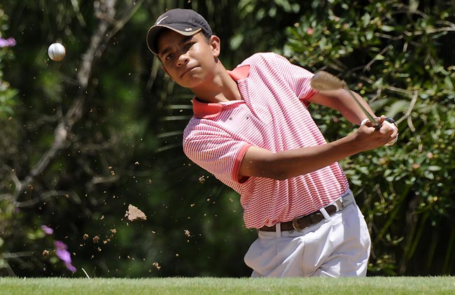 Lucas: melhor volta do domingo no golfe juvenil para superar JP e Park nos critérios de desempate