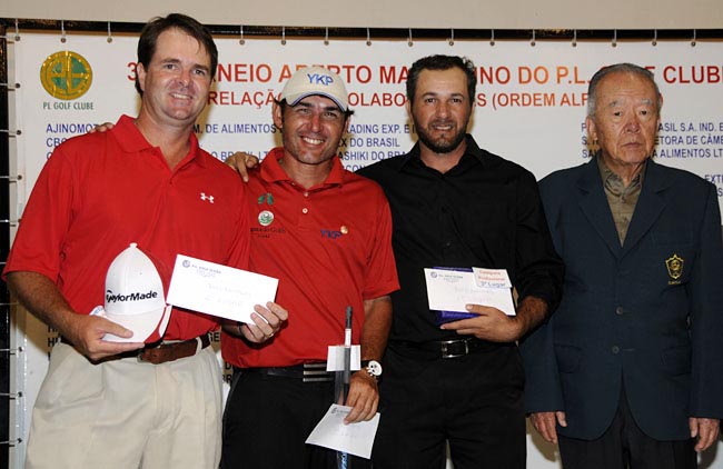 Melhores de 2011 no golfe do PL: Rafael Barcellos, Ronaldo Francisco e Marcos Silva, com Makoto Tanaka