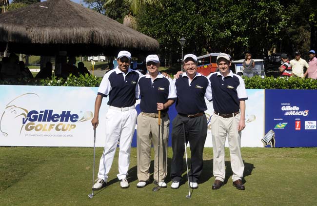 Cardoso, Rachid, Augusto e Pepê: equipe terminou torneio de golfe empatada em primeiro com mais cinco