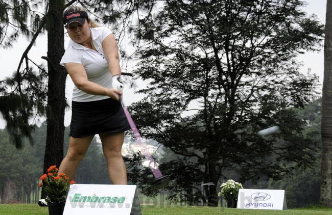 Carla Ziliotto: liderando por uma tacada o torneio de golfe do São Fernando