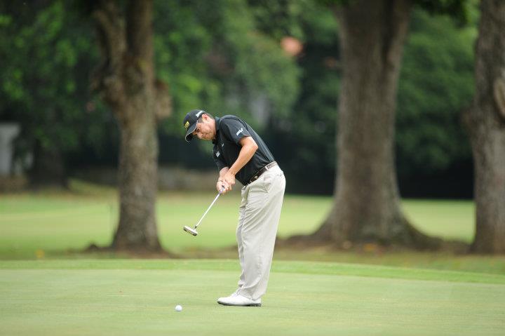 Adilson: brasileiro é lider na volta final e tem chances de vencer seu primeiro torneio de golfe na Ásia