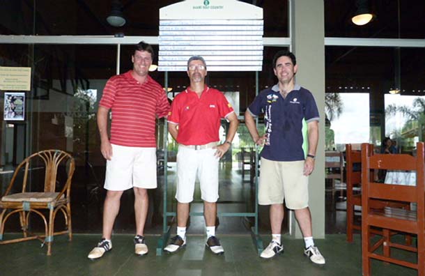   Luiz Carlos Rosolem, Celso Mendes e Luiz Recchia: campeões do torneio de golfe noturno