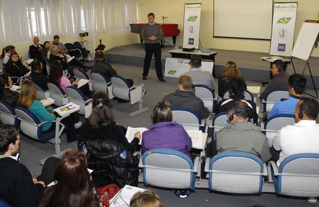 Bennett em ação: professor que dá cursos na PGA do Brasil, agora também trabalhanco com a CBG