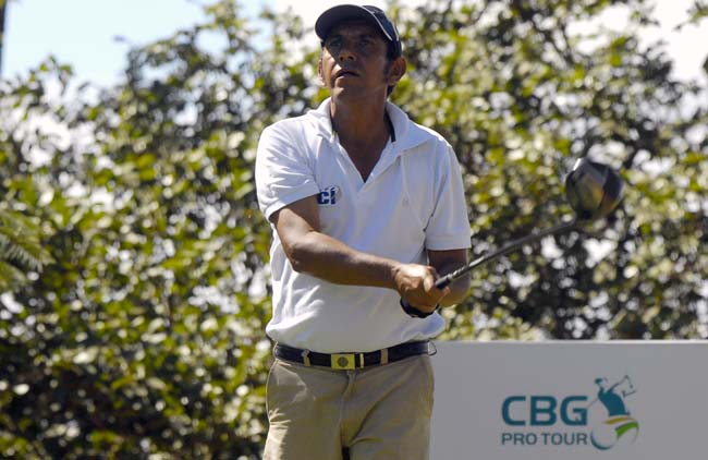 João Corteiz, líder do primeiro dia de golfe em Brasília: por que ele tem qua pagar inscrição maior?