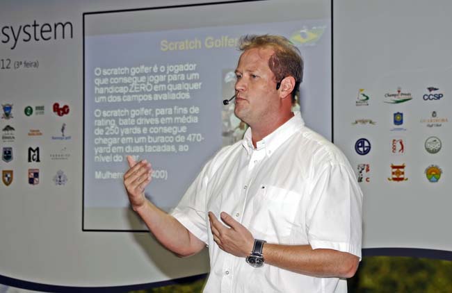 Daniel Neves, durante o curso: tornando o sitema de handicaps mais fácil de ser entendido por todos golfistas