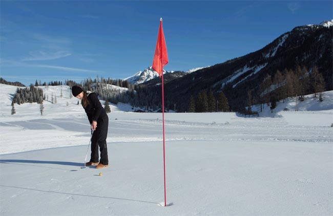 Torneio de golfe na neve: esqui e golfe são mercados de turismo ainda pouco explorados no Brasil