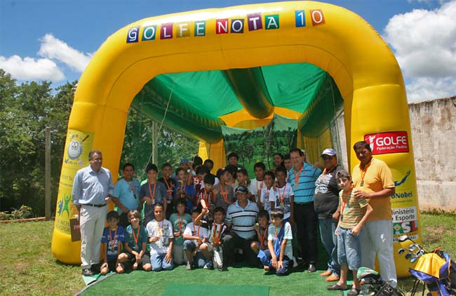    Golfe Nota 10: programa levou o golfe para mais de 50 crianças de escolas públicas de Itapeva