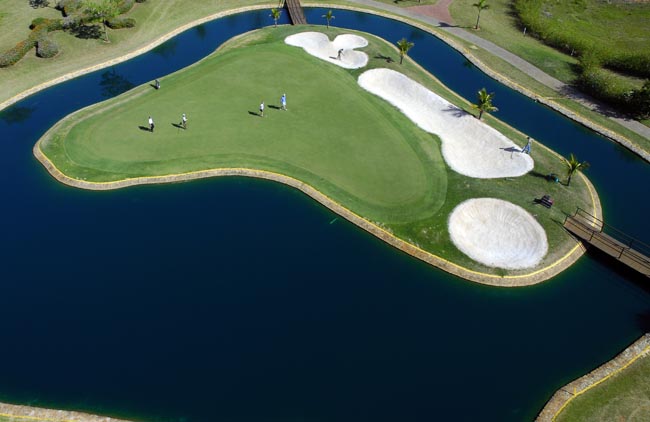 Vista aérea do buraco 6 do Damha: finalmente alguém fez hole-in-one no green-ilha mais famoso do Brasil