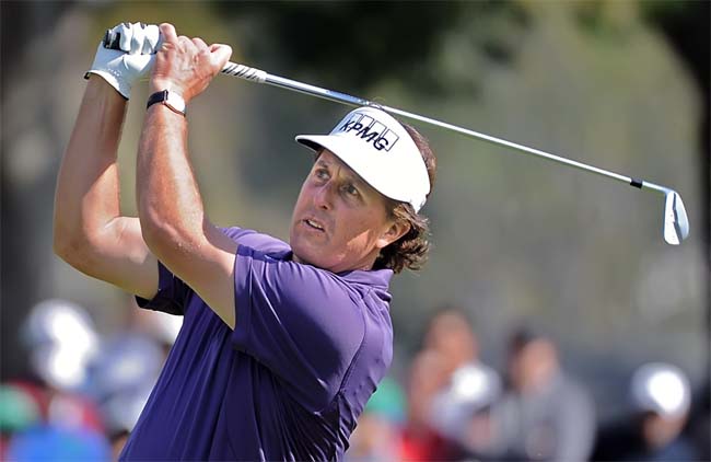     Mickelson: liderando de ponta a ponta em busca de seu segundo título consecutivo no golfe de 2012