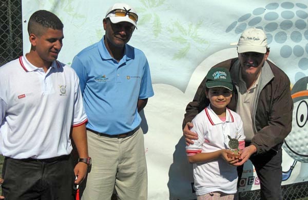 Sandy do Nascimento Souza: aos 8 anos, menina da Creche Baroneza é campeã de golfe