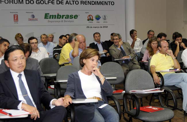 Público acompanha Fórum do Golfe de Alto Desempenho, que abriu a série de palestras da FPG, em 2012