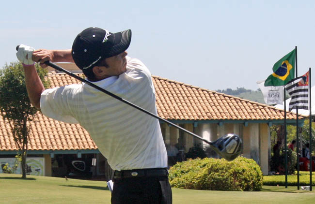 Sadao: liderando Aberto de Golfe do Broa, mas seguido de perto por vários golfistas