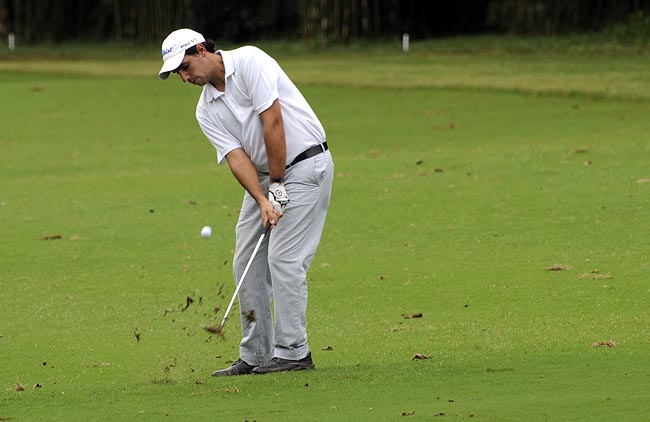 Luciano Giometti fez a melhor volta do sábado no LG Vivo de 
golfe