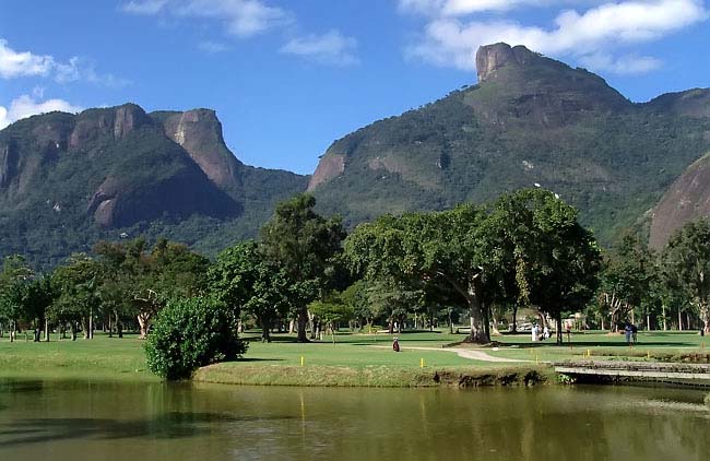 Itanhangá: com o fim das chuvas, campo volta a ser preparado para a Gillette Golf Cup