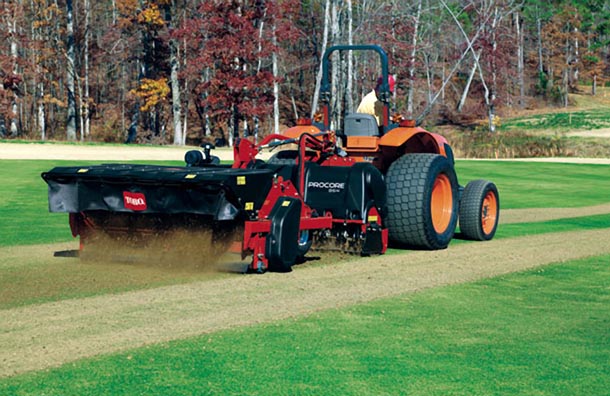 Toro Procore 864 em ação: máquina de furar raia em ação, disponível para todos os clubes paulistas