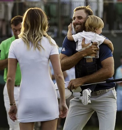 DJ no US OPen com Paulina e filho